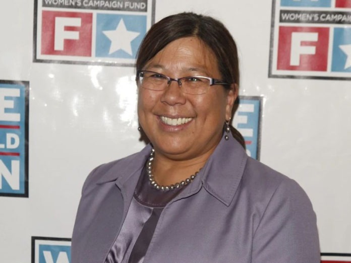 betty Yee00