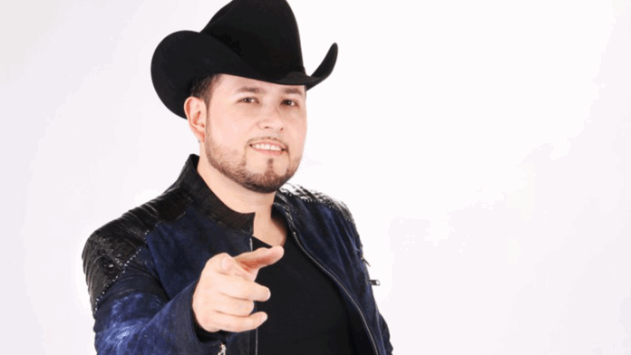 ROBERTO TAPIA